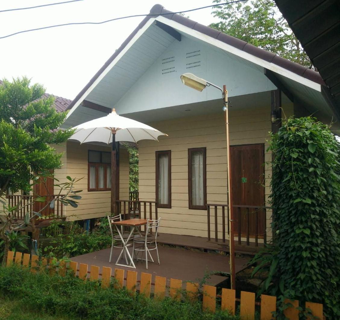 Bansuan Inthanon Resort Chom Thong Exteriör bild
