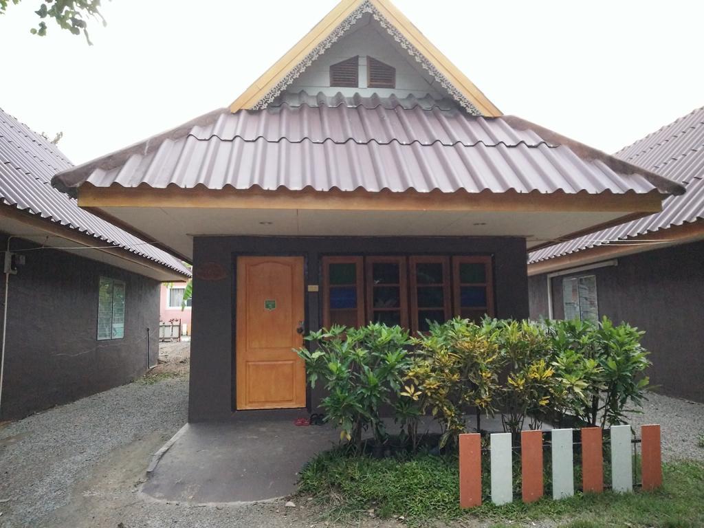 Bansuan Inthanon Resort Chom Thong Exteriör bild