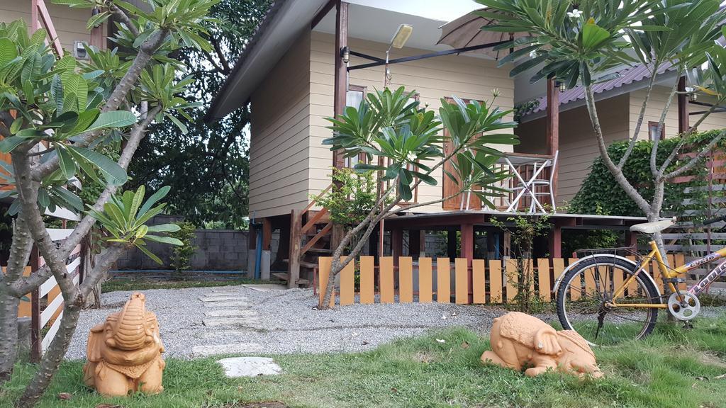 Bansuan Inthanon Resort Chom Thong Exteriör bild