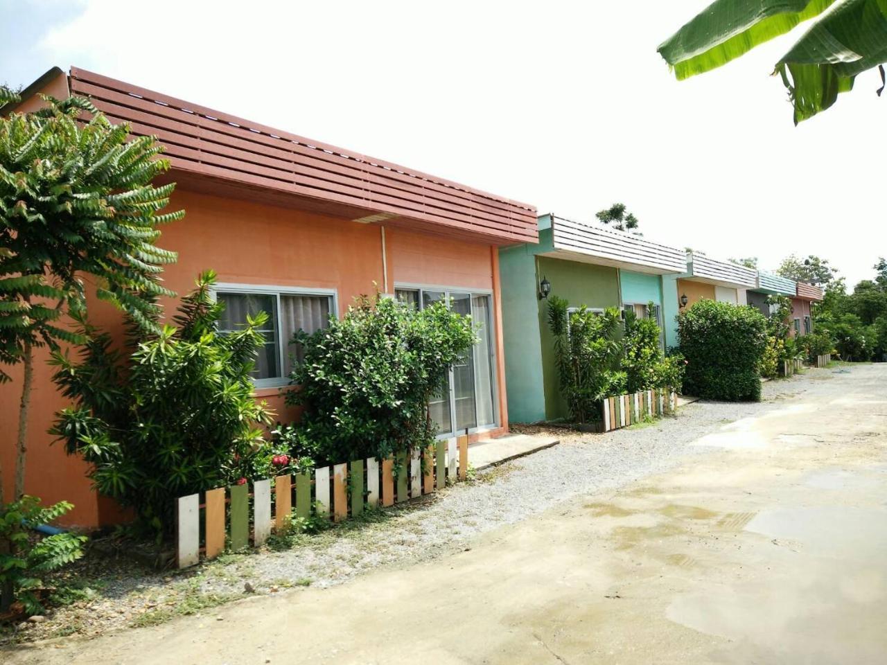 Bansuan Inthanon Resort Chom Thong Exteriör bild